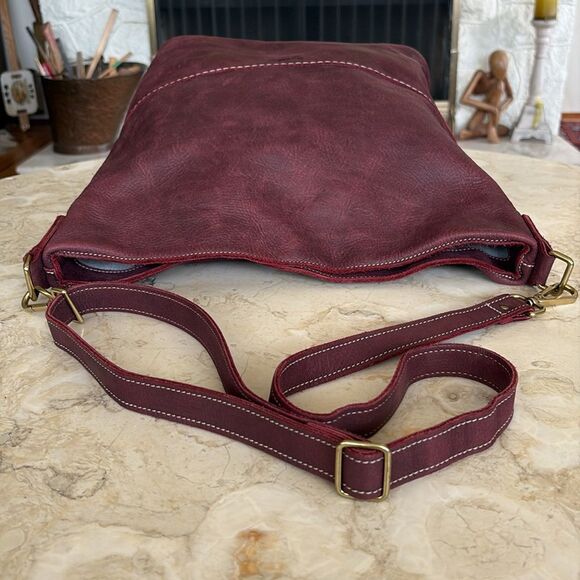 Roots Leather Extra Large Hobo Bucket Shoulder Crossbody Bag Made in Canada - Picture 7 of 14
